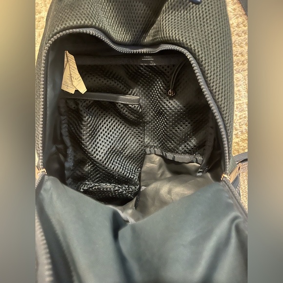 Lululemon Mesh Go Lightly Jaded Blue Backpack/Purse 12 liter mini - Picture 5 of 7